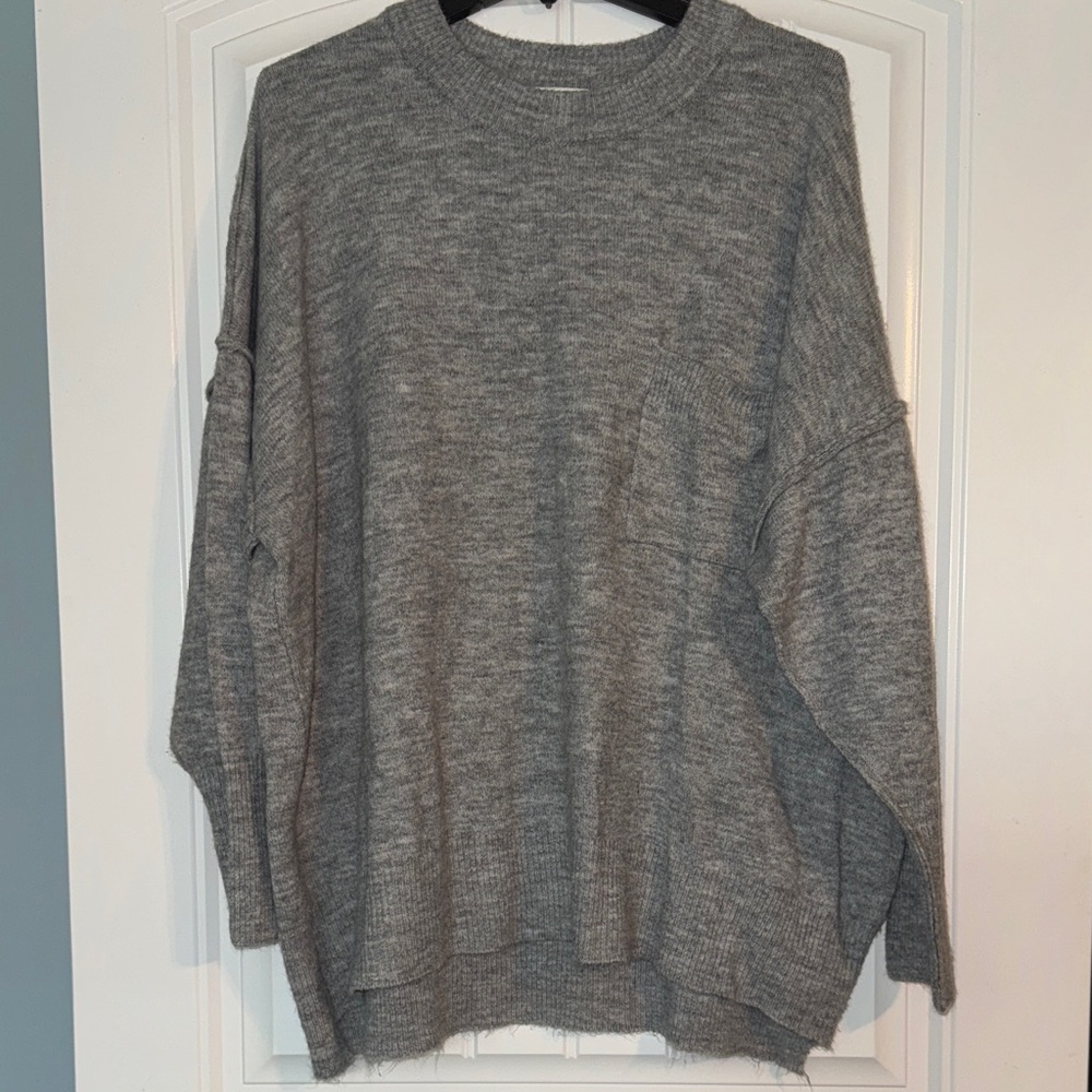 Zenana Outfitters Gray Crewneck women’s Sweater